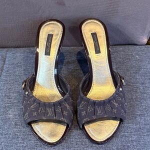 Louis Vuitton Women's Black and Gold Heels